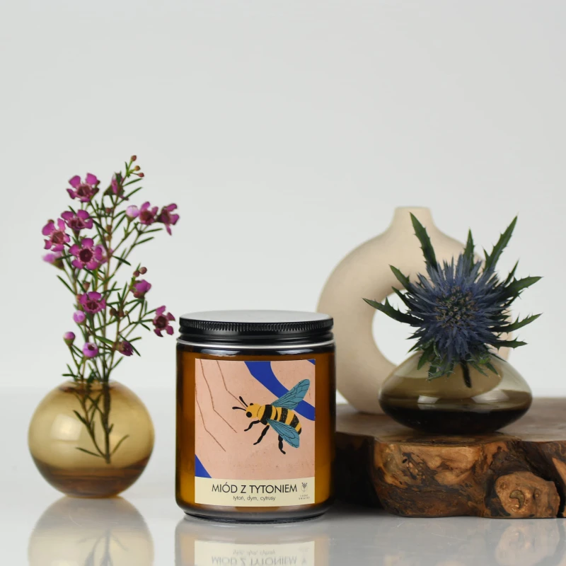 Świeca sojowa MIÓD Z TYTONIEM 220g